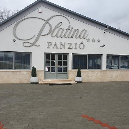 Platina Panzió*** Újhartyán Exterior foto